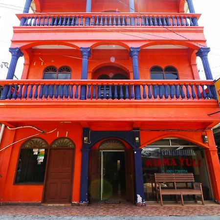 Hôtel Wisma Yuli Syariah à Medan Extérieur photo