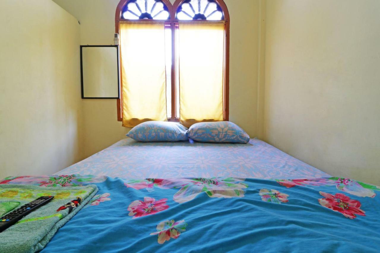 Hôtel Wisma Yuli Syariah à Medan Extérieur photo