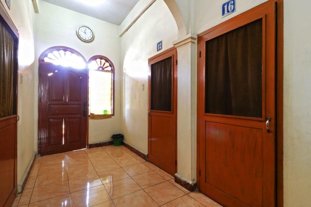 Hôtel Wisma Yuli Syariah à Medan Extérieur photo