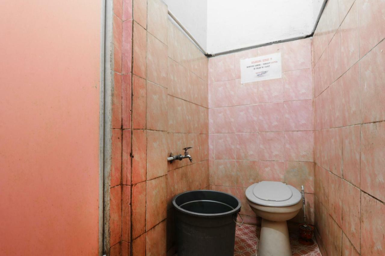 Hôtel Wisma Yuli Syariah à Medan Extérieur photo