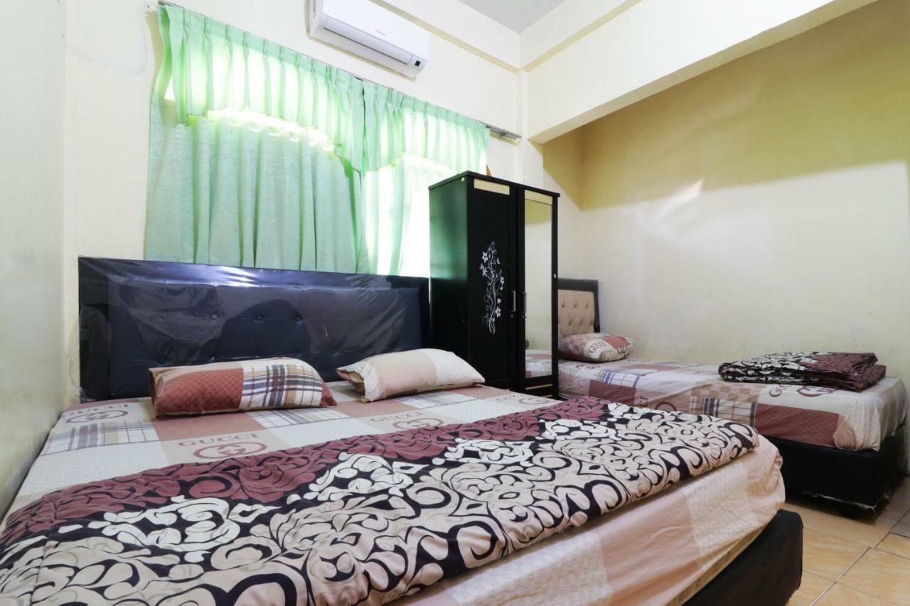 Hôtel Wisma Yuli Syariah à Medan Extérieur photo