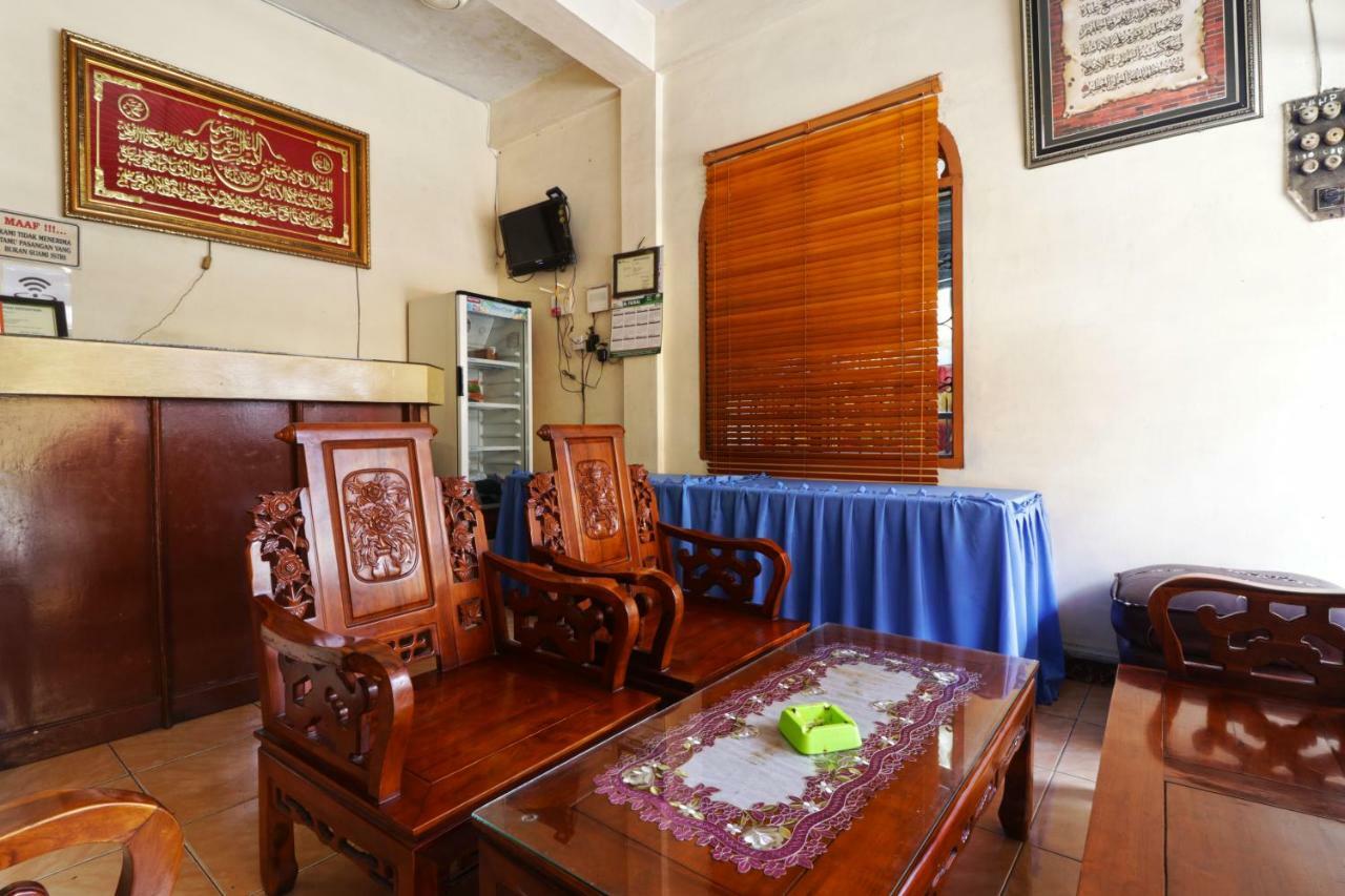Hôtel Wisma Yuli Syariah à Medan Extérieur photo